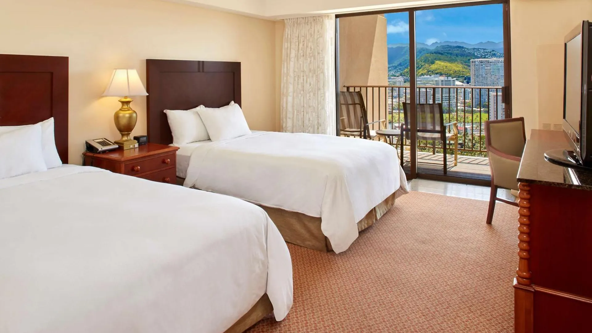 Hilton Hawaiian Village Waikiki Beach Resort Honolulu 4*,  USA